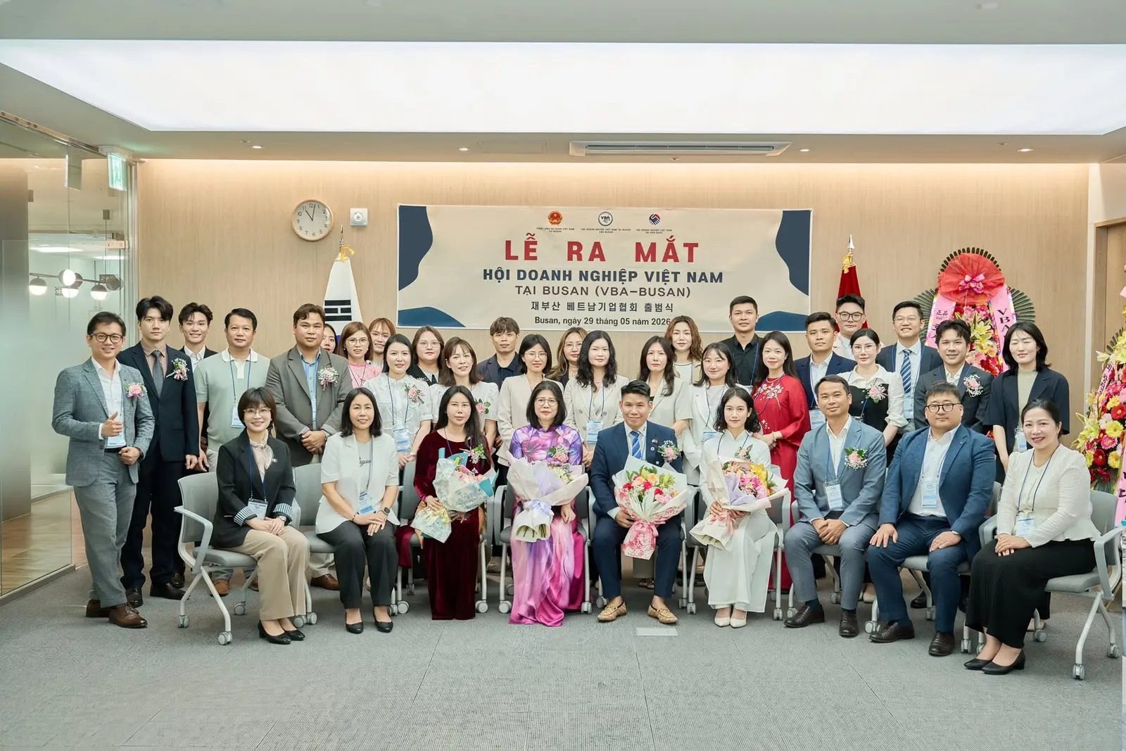 Đông đảo đại biểu tại lễ ra mắt Hội Doanh nghiệp Việt Nam tại Busan