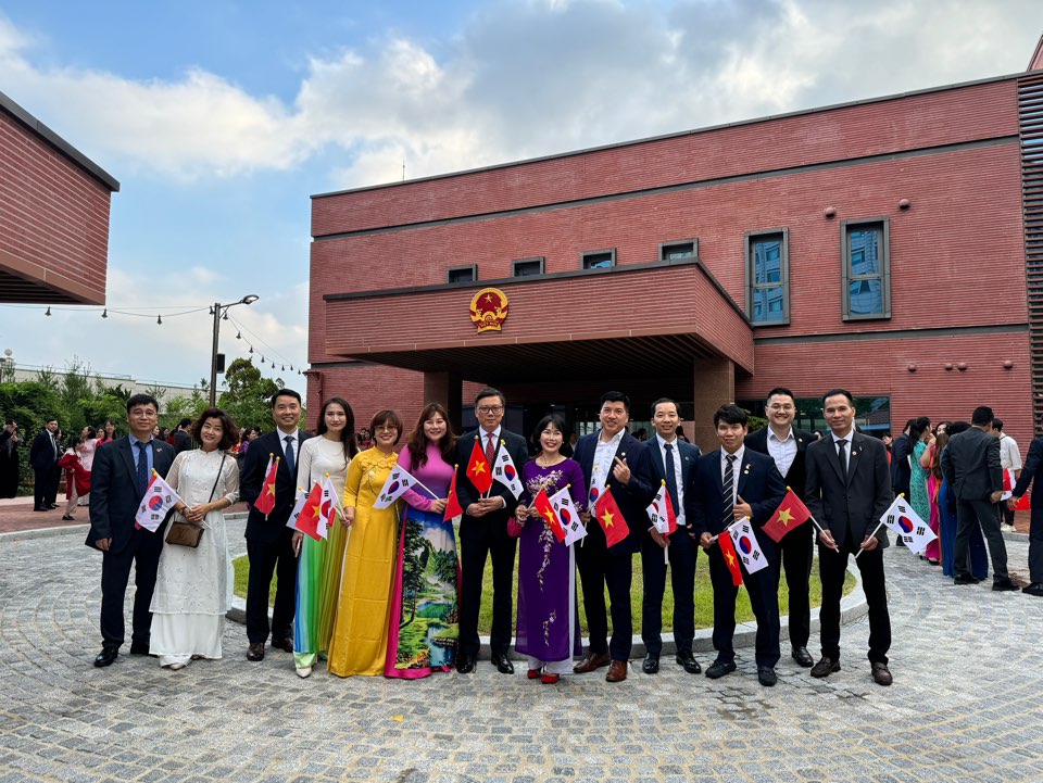 Ảnh minh họa: Chuyến thăm Hàn Quốc của Thủ Tướng Phạm Minh Chính và Phu nhân