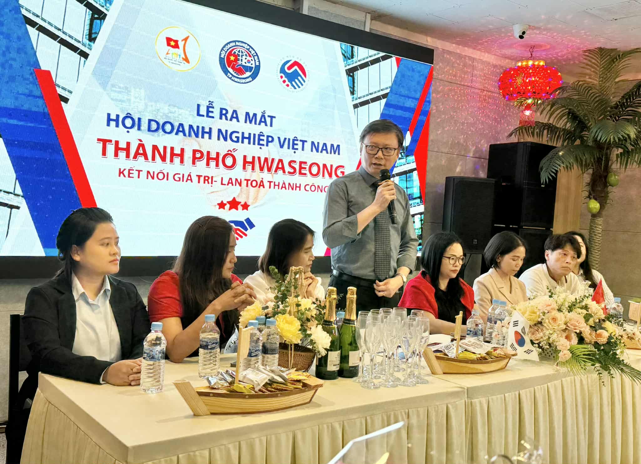 Ảnh minh họa: Lễ Ra Mắt Hội Doanh Nghiệp Việt Nam tại Thành phố Hwaseong – Hàn Quốc