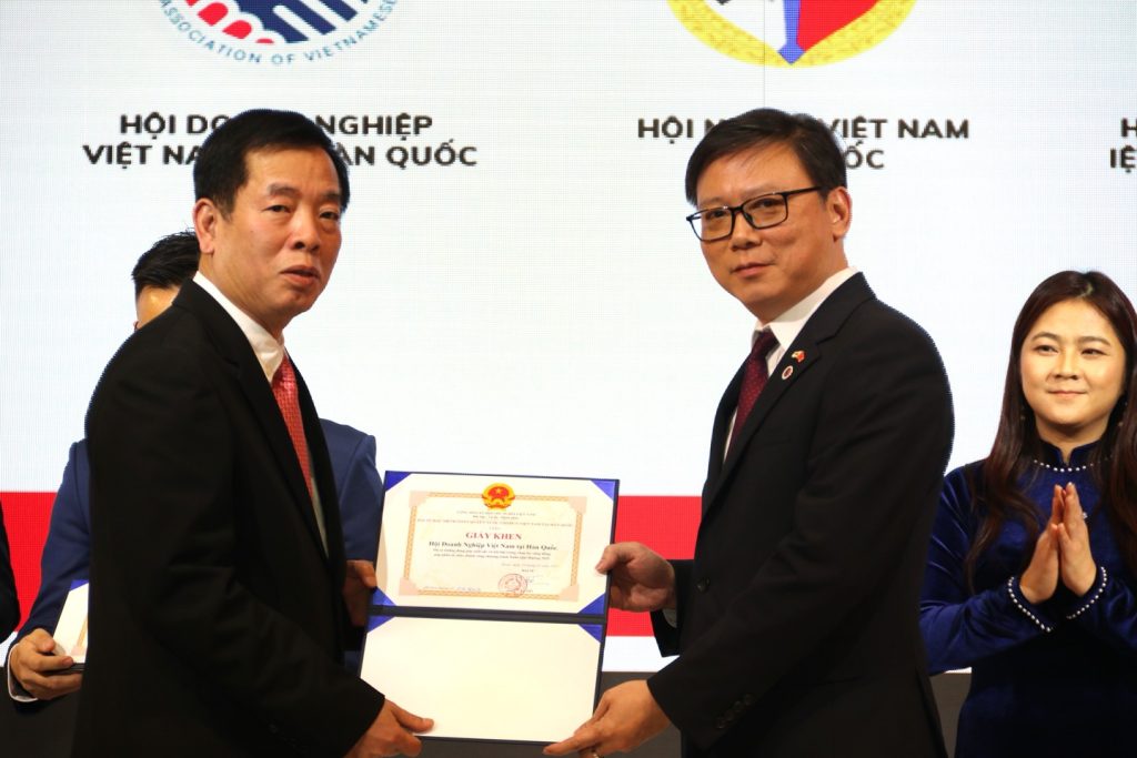 BAViK nhận Giấy khen của Đại sứ quán vì những đóng góp tích cực cho cộng đồng năm 2024